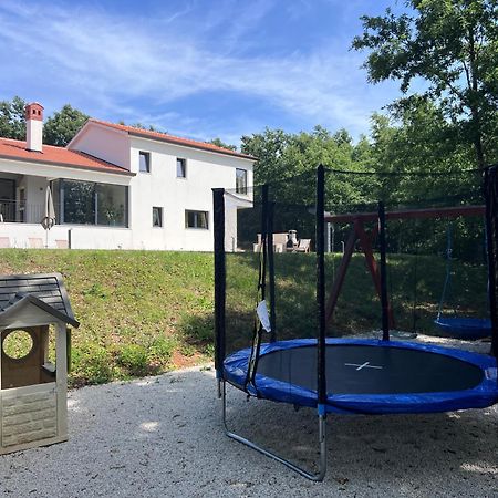 Vila Prisunca Jacuzzi & Swimming Pool Pazin Eksteriør bilde