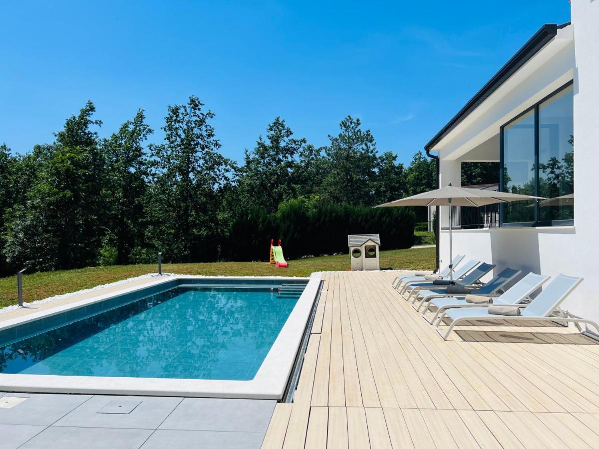 Vila Prisunca Jacuzzi & Swimming Pool Pazin Eksteriør bilde